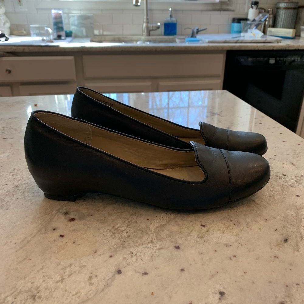 Hush Puppies Black Leather Low Heel Loafer Shoe sz 12 EUC